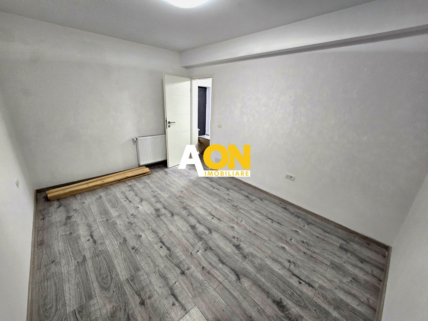 Apartament cu 2 Camere, Bloc Nou, Zona Schit - Poză 2