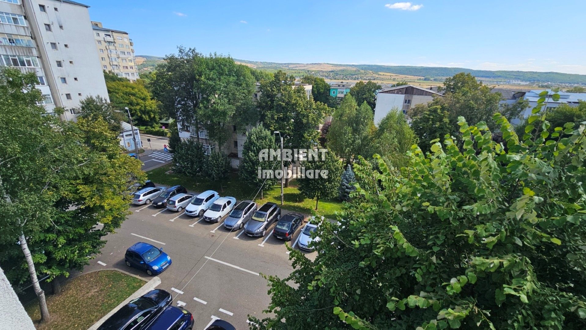 Apartament cu 4 camere, etaj 3, nerenovat, zona ULTRACENTRALA; - Poză 2