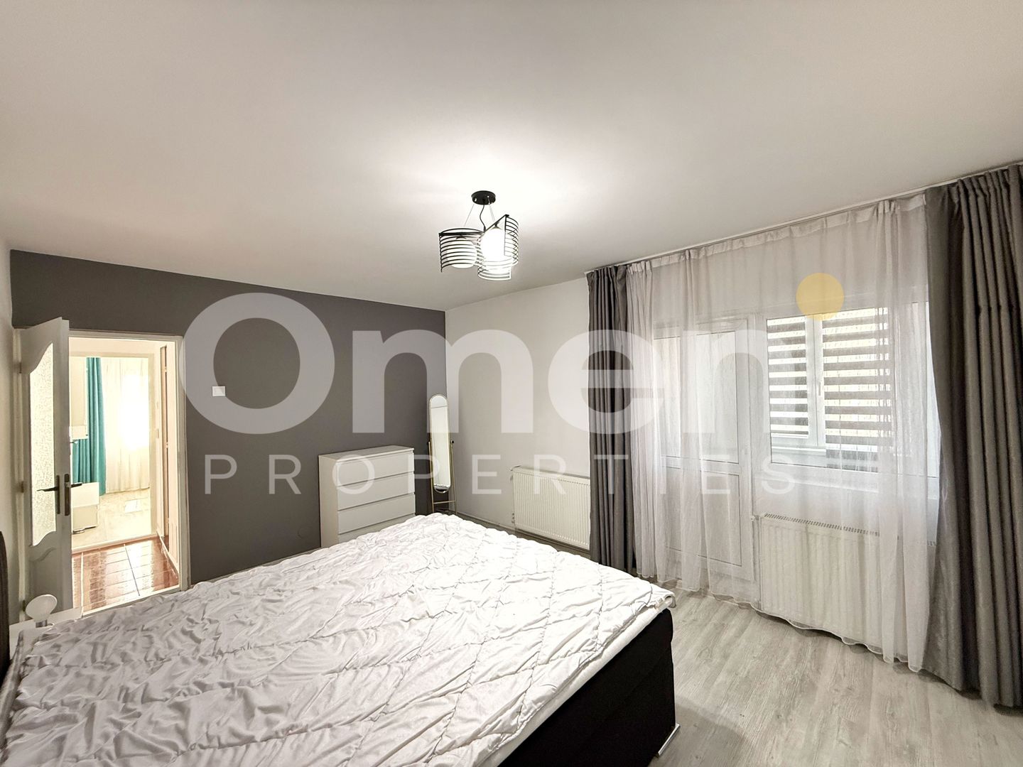 Apartament cu 3 camere decomandat, renovat , etaj 4 Paltinisului - Poză 2