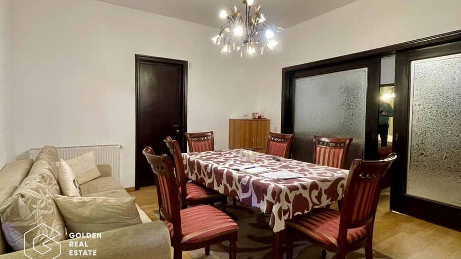 Apartament cu 5 camere și demisol mare, 2 bai, intrare separată - Poză 1