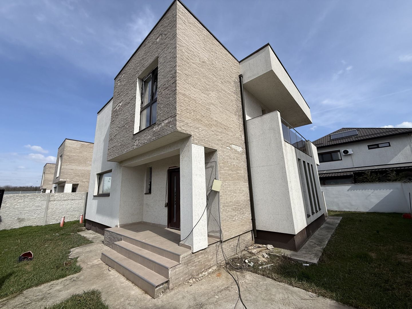 Vila 5 camere 163 mp construiți + teren 289mp - construcție 2023 - Poză 4
