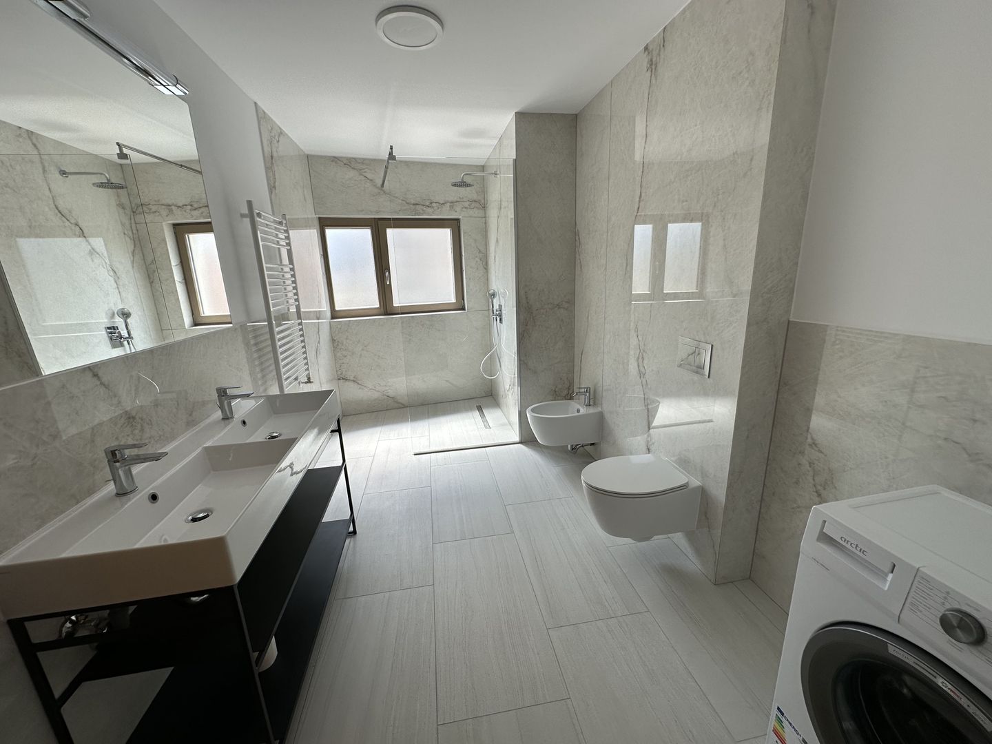 Apartament bloc nou 3 camere - parcare subterana - Poză 10
