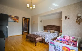 Somptuozitate in stil modern, 2 garaje, 3 terase, totul pe 1.000 mp teren - Poză 43
