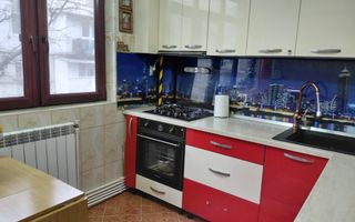 Garsonieră etaj 1, zonă Mall – mobilată și utilată, 28 mp - Poză 1