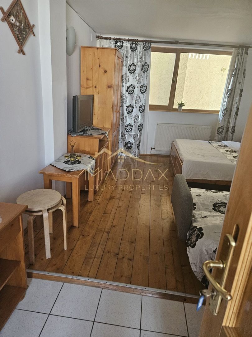 Pensiune 10 camere cu restaurant // teren 900 mp // Moieciu de Jos - Poză 34