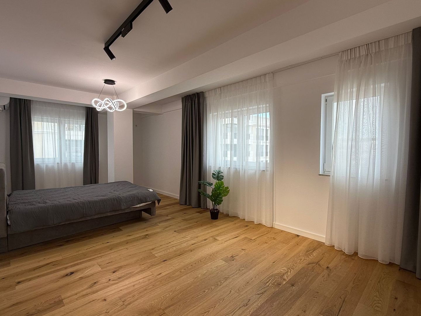 Luxury Duplex with Stunning Sunset Views *** Iancu Nicolae - Poză 12