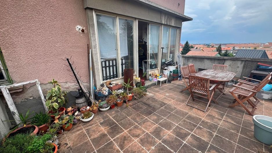 Apartament la casa 130 mp utili terasa 42 mp si pivnit zona Sub Arini - Poză 1