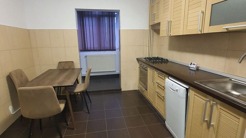 De inchiriat apartament 2 camere renovat, zona Margeanului/Rahova - Poză 1