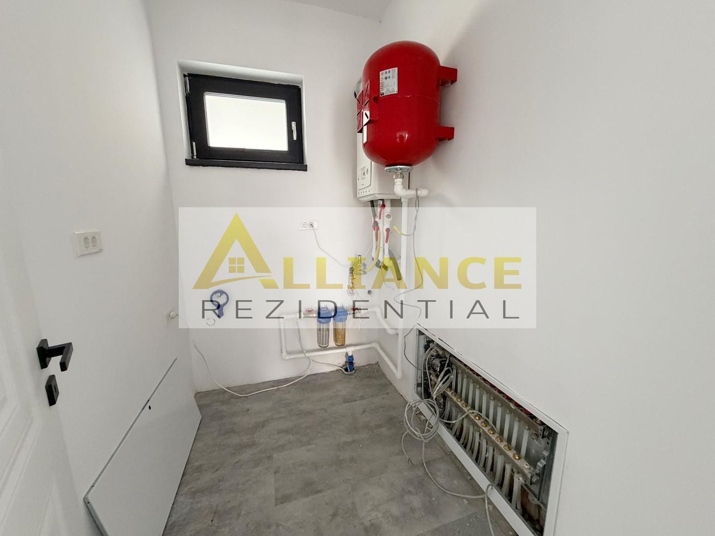 Casa individuala || 4 camere || 2 bai || 112mp utili + 470mp teren - Poză 2