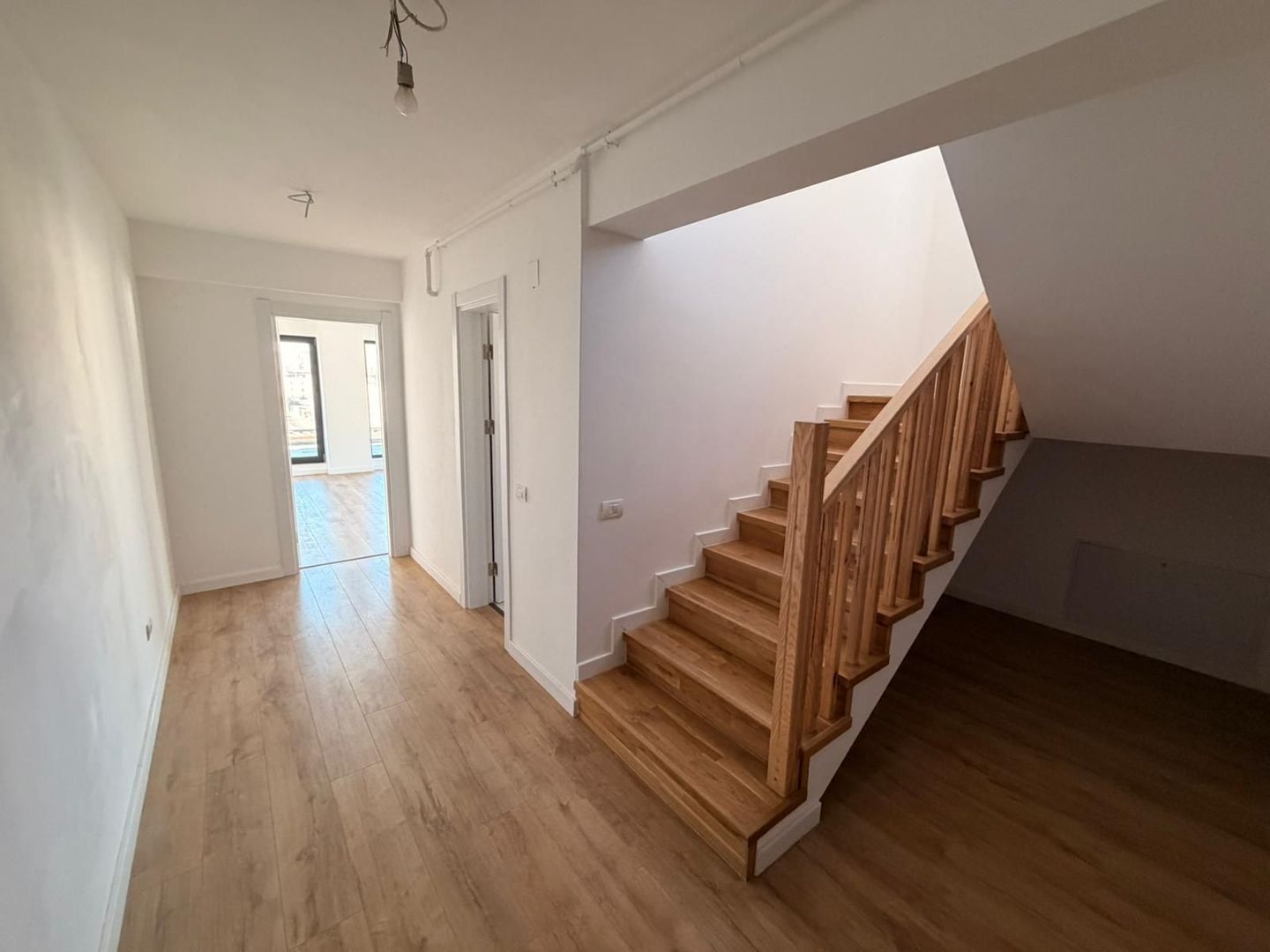 AP. 4 CAMERE PALLADY - TIP DUPLEX, PARCARE, CENTRALA PROPRIE, BLOC NOU - Poză 2