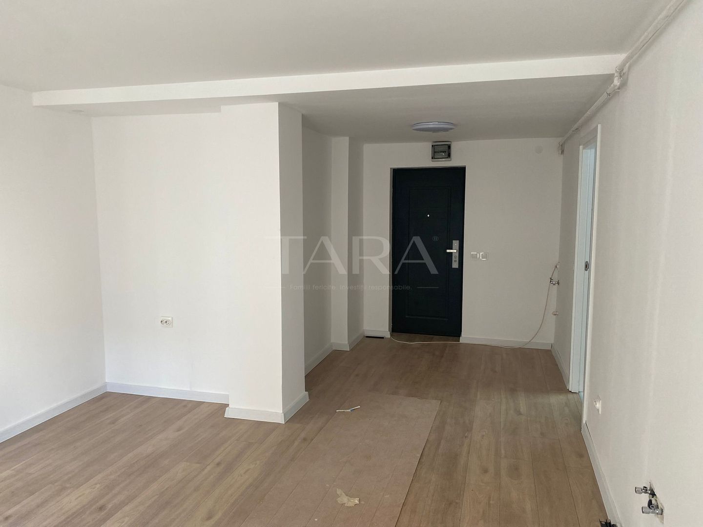 Apartament nou, balcon generos, zonă liniștită – Florești, Someșului. - Poză 6