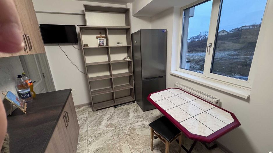 Apartament 1 camera Dec 38 mp Bucium 66500 euro. - Poză 2