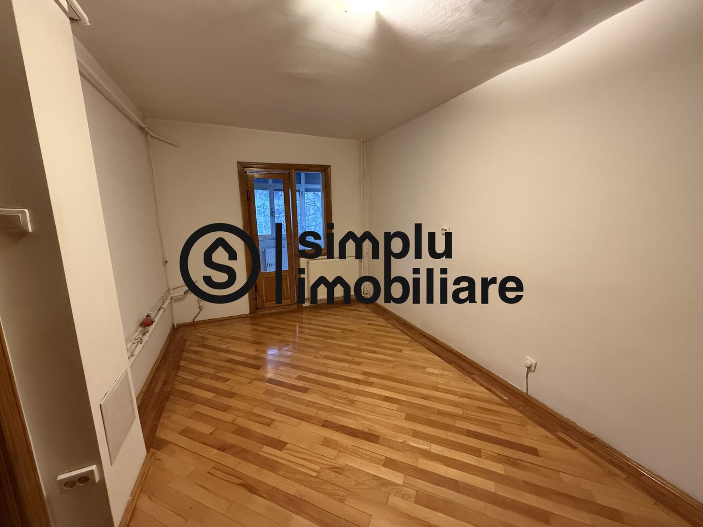 2 camere modificate in 3, etaj 2/4, centrala, Rovine - 115 000 Euro - Poză 2