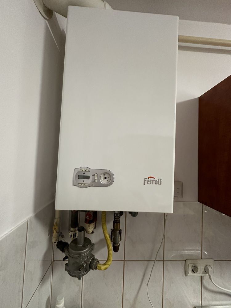 De vânzare apartament 2 camere, ultracentral, Satu Mare - Poză 7