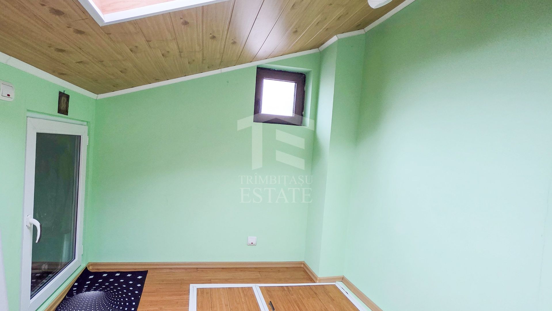 Casă de vânzare 2 camere  Mansarda + Pivnița - Belvedere - Poză 5
