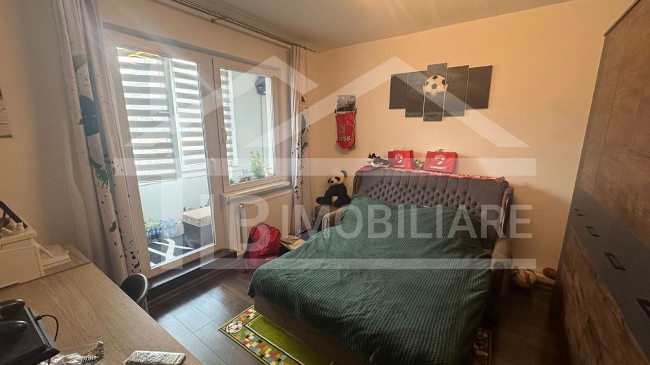 Apartament cu 3 camere, 70 mp, decomandat, garaj, Zona Fortuna - Poză 4