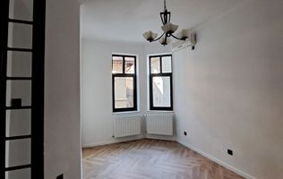 Spațiu de birouri in vila demisol etaj 1 si mansarda