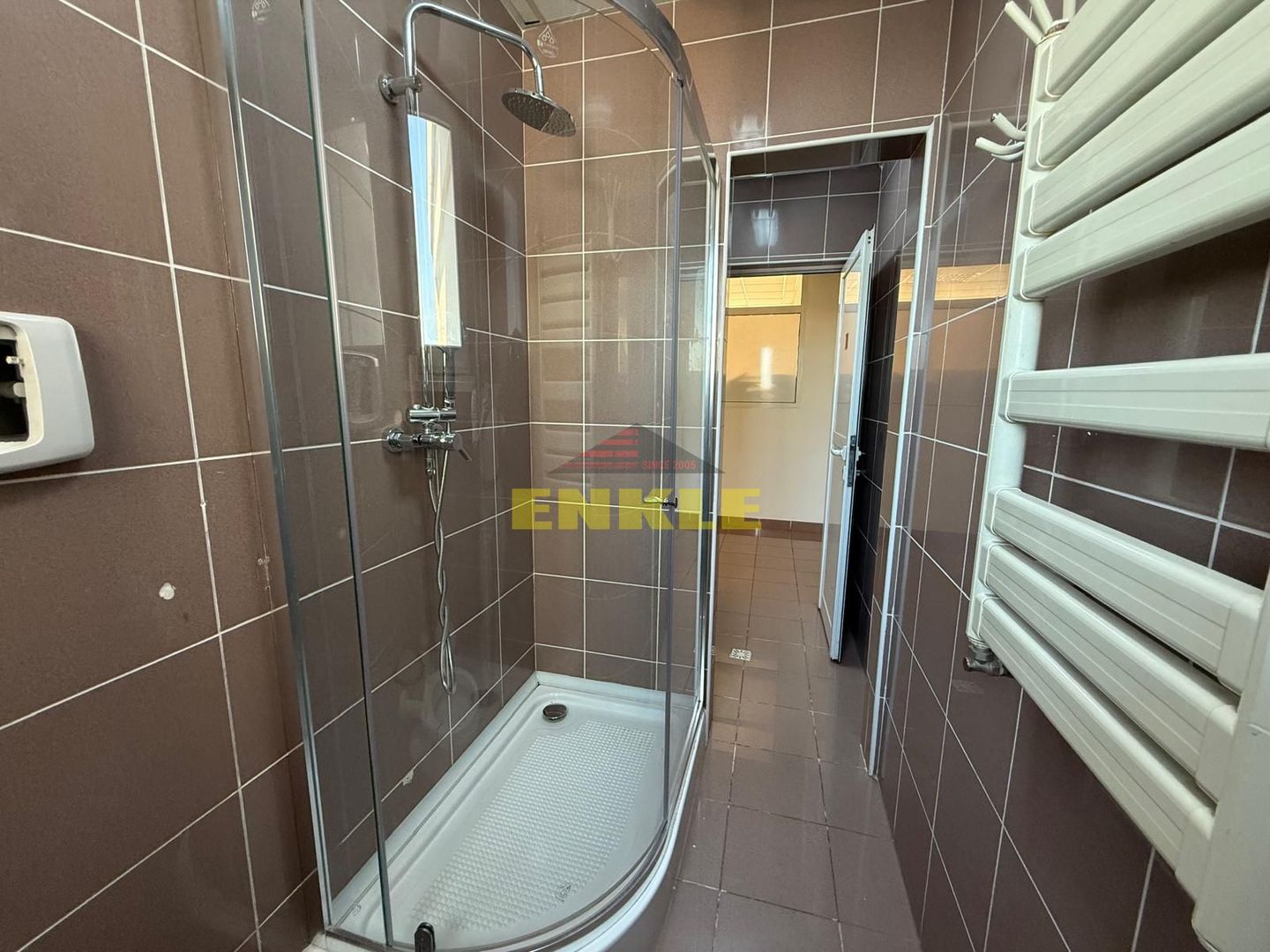 De vanzare  CLĂDIRE PREMIUM DE BIROURI ȘI SERVICII,  pret negociabil - Poză 19
