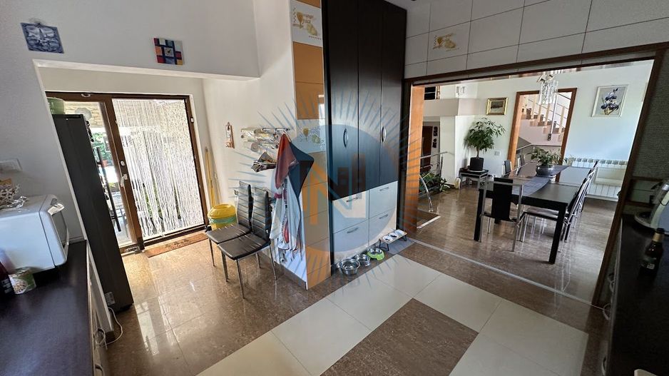 Vila cu piscina British School - Poză 15