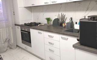 Apartament 2 camere, Cetate, zona piata, et.3, renovat - Poză 1