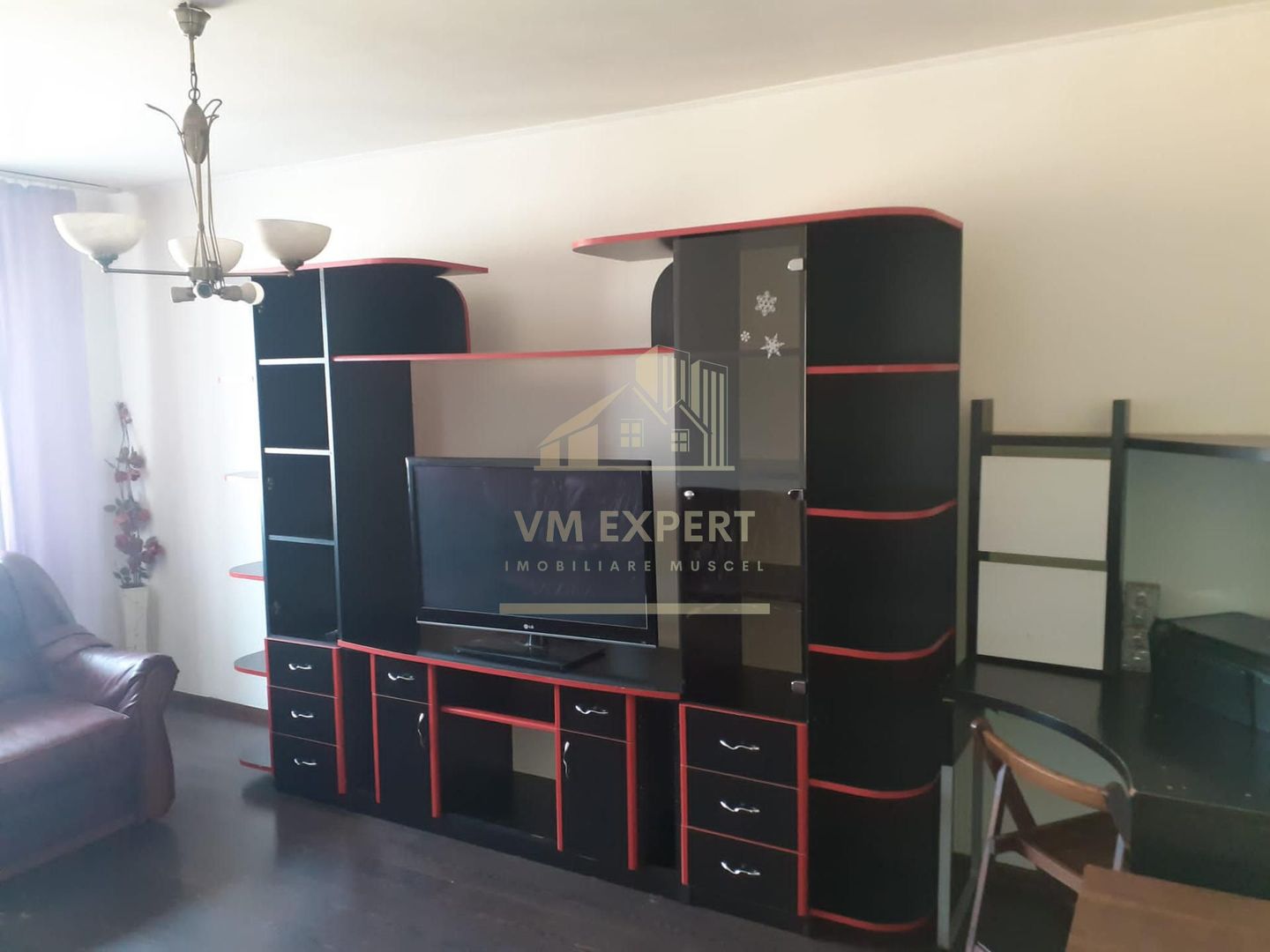 AGENTIE IMOBILIARA VINDE APARTAMENT 3 CAMERE, ZONA VISOI, MOBILAT - Poză 1