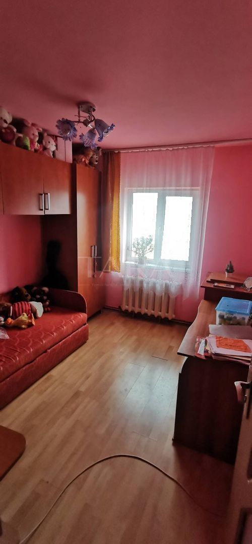 Apartament 4 camere decomandat – zonă Penny, ideal pentru investitie. - Poză 8