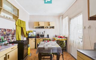 Casă cu 3 camere și 1047 mp în Peregu Mic - Poză 6