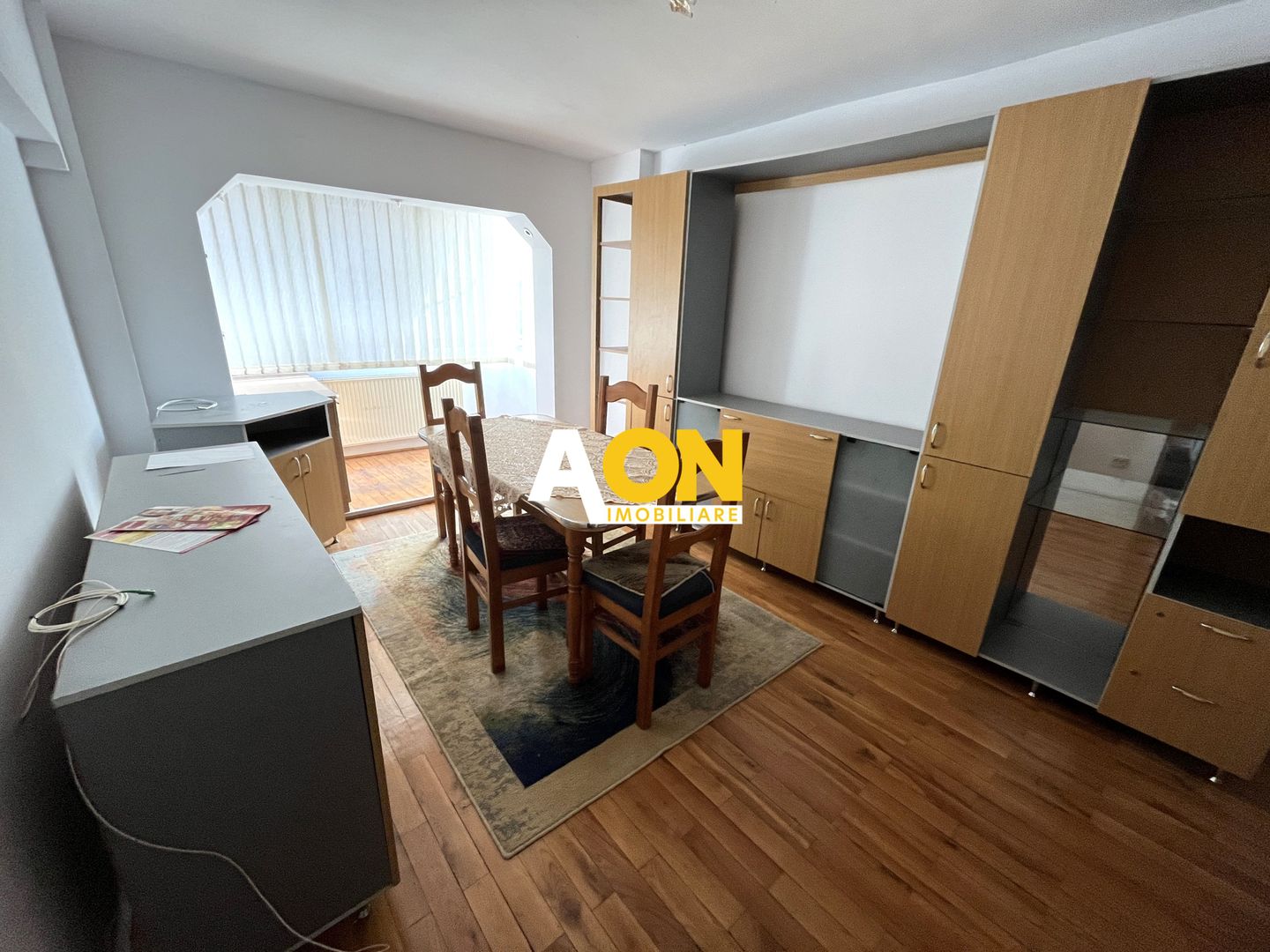 Apartament 3 Camere, Etaj 1, Zona Cetate - Poză 1