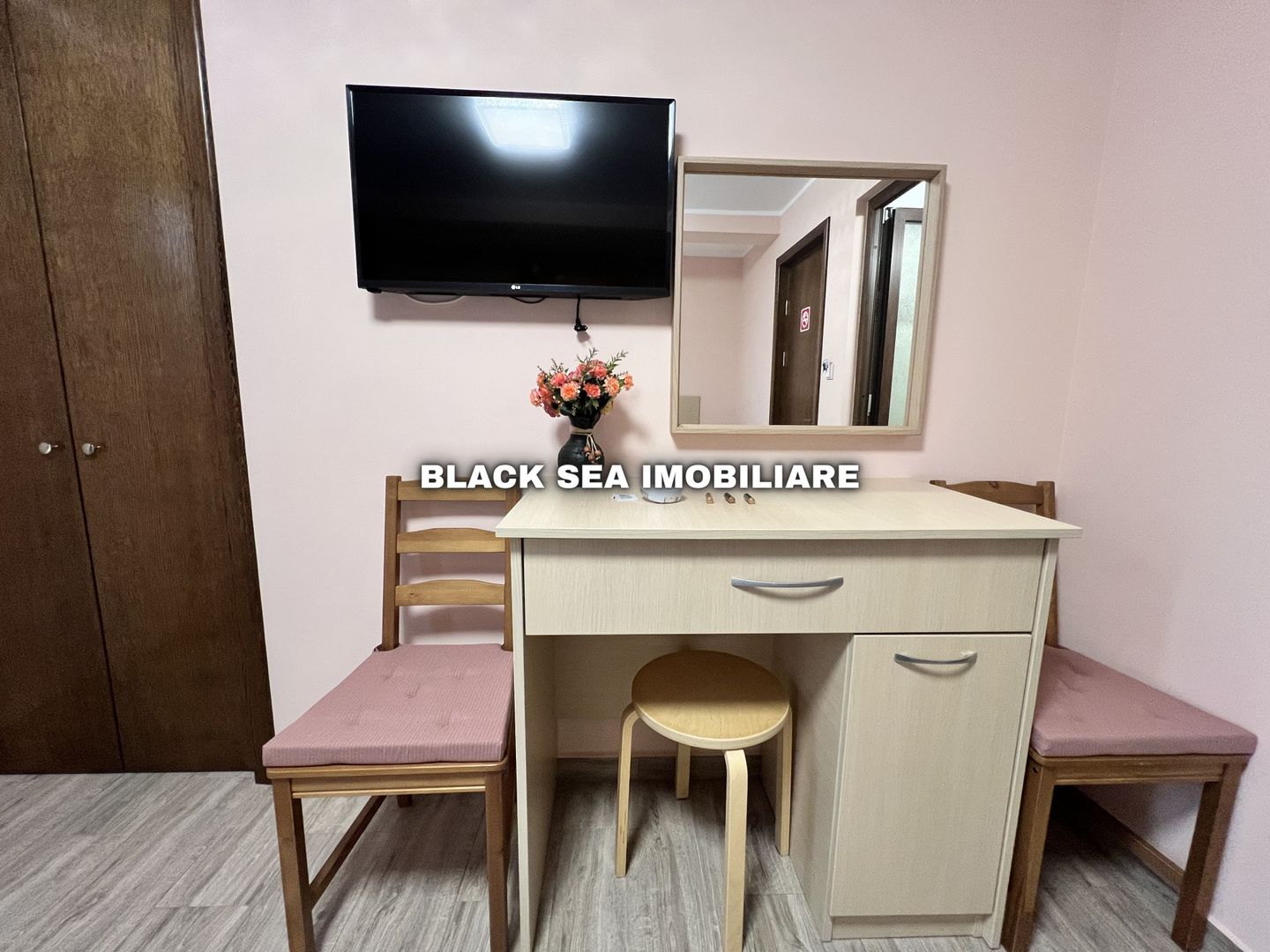 Vila de 7 Camere D+P+1+POD - Curte si garaj, EFORIE NORD Ocazie unica - Poză 20