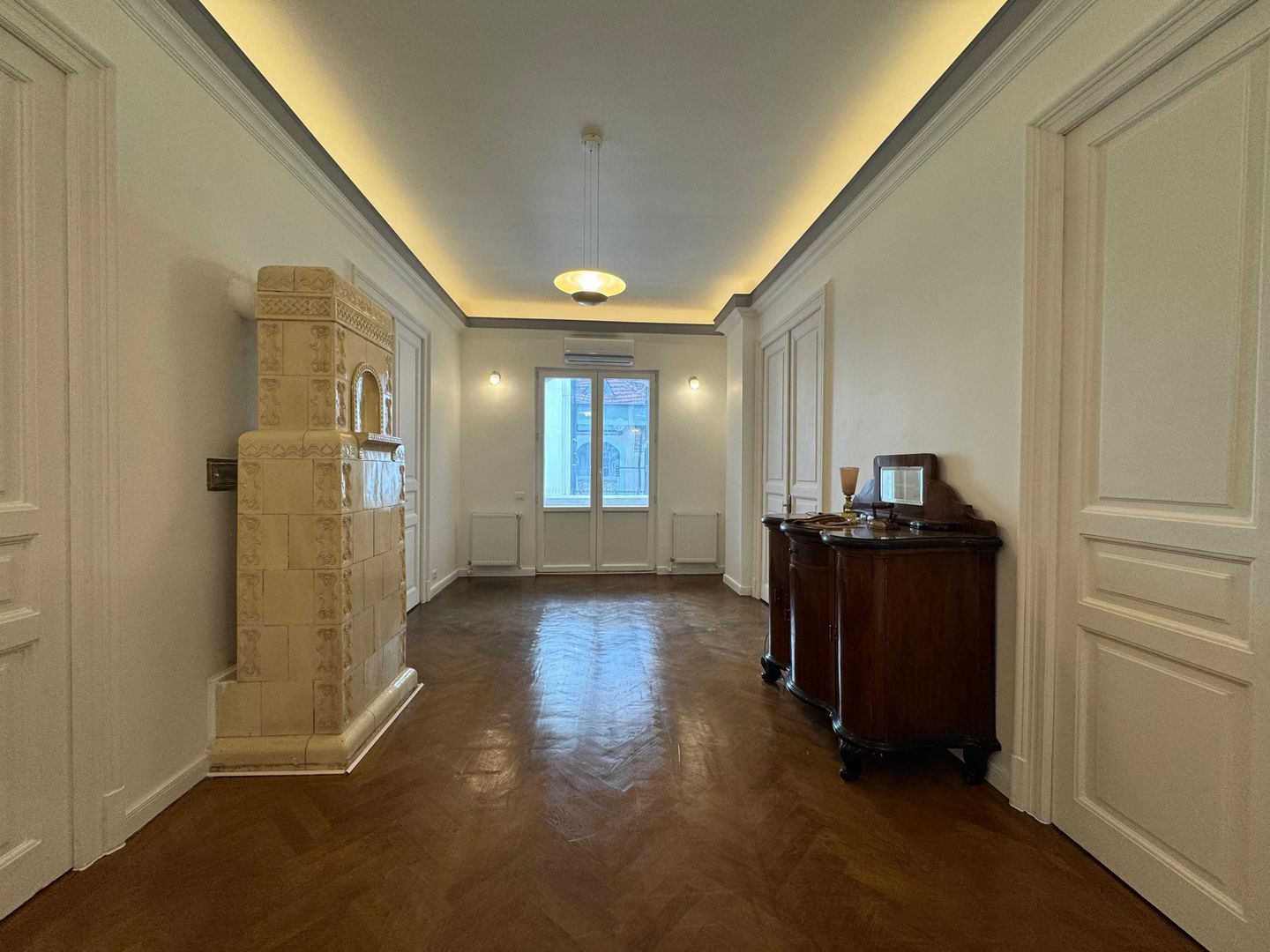 Etaj intreg, 5 camere in VILA INTERBELICA 180 mp, renovat - Poză 11