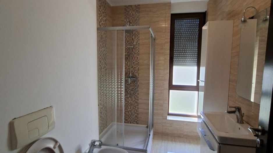 Spațios 4 camere, zona Braytim - Poză 12
