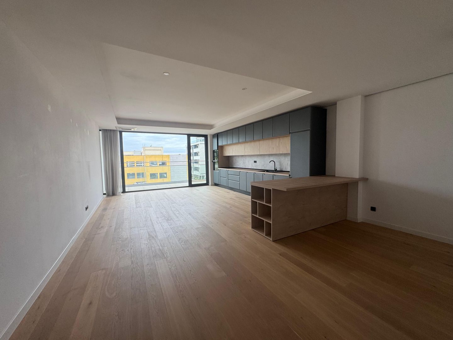 3 camere PREMIUM| 135 MP + 22 MP terasa - Poză 3