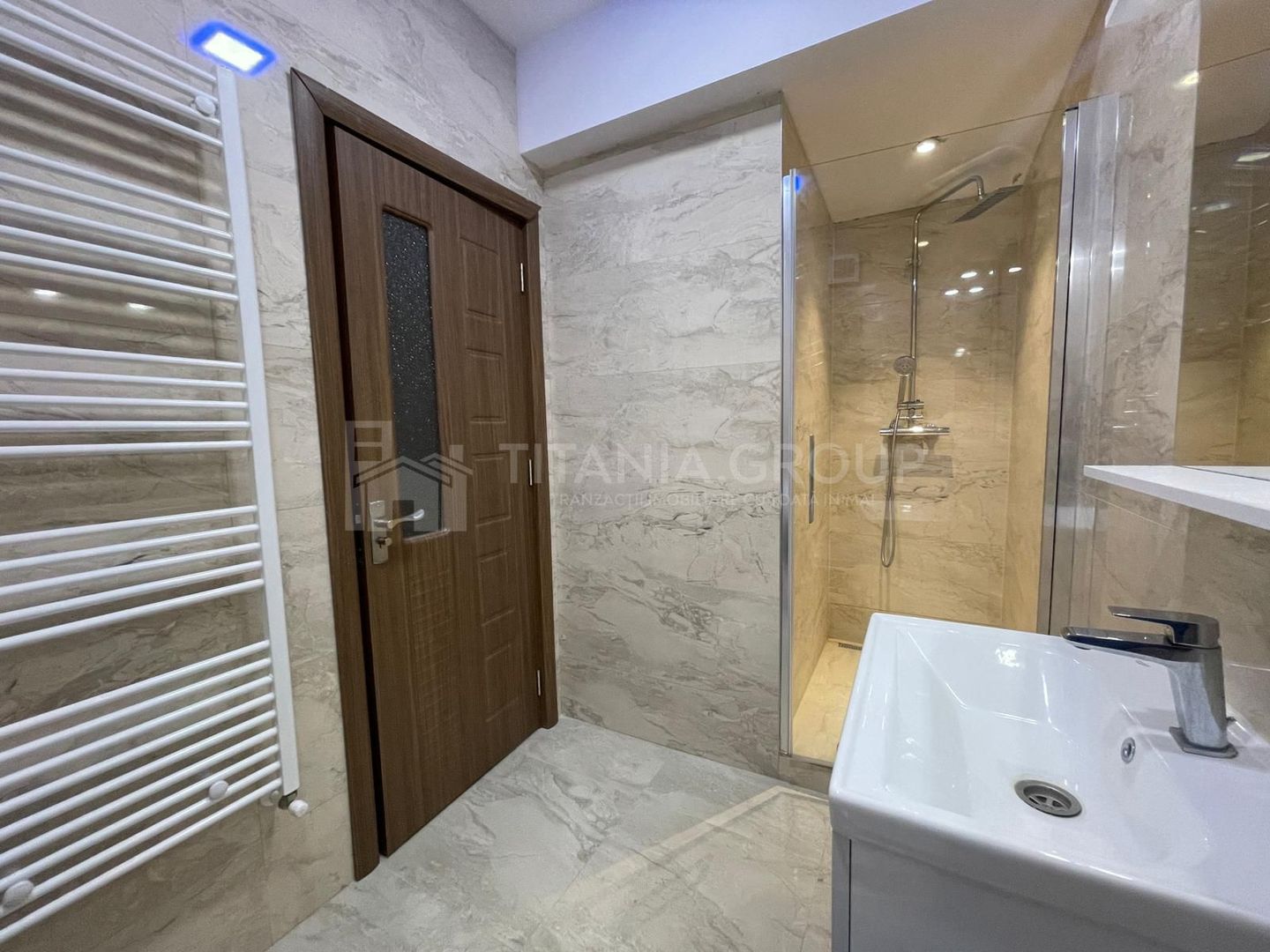 Garsoniera cocheta, mobilata si utilata - Complex Rezidential Isaran - Poză 8