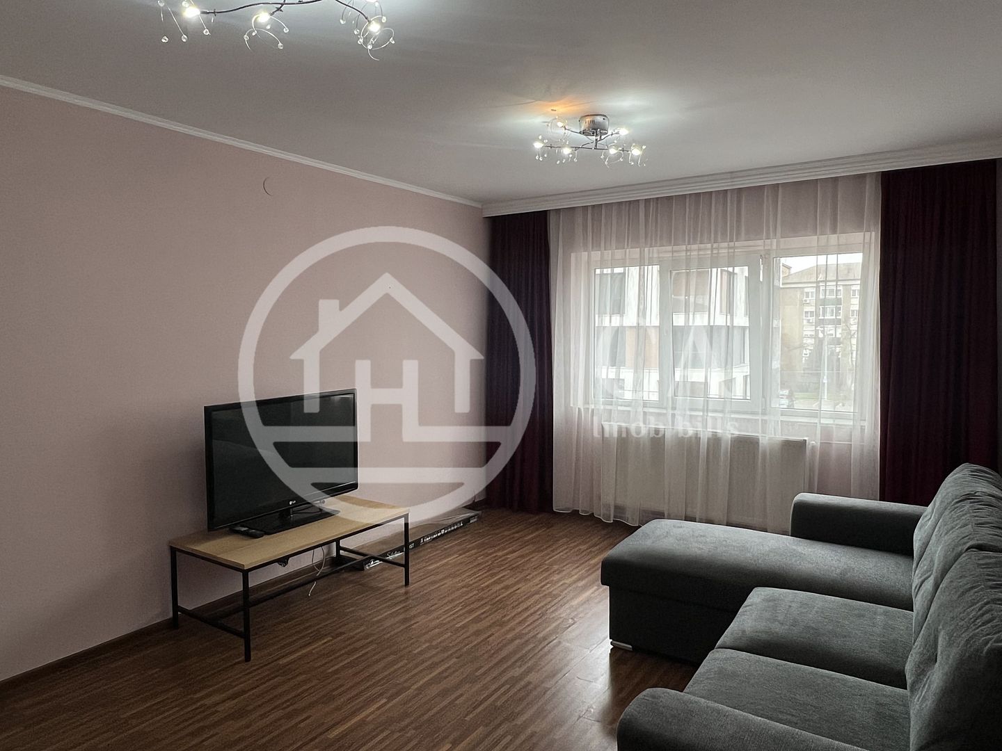 Apartament cu 3 camere de inchiriat in zona Decebal, Oradea. - Poză 2