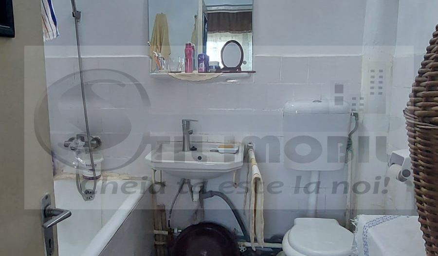 APARTAMENT 2 CAMERE DECOMANDAT PODU DE FIER 90000 EURO - Poză 2