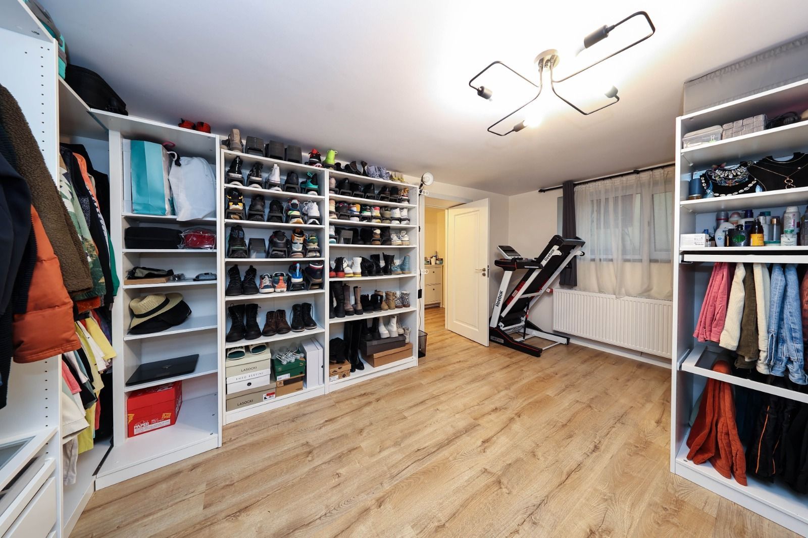 Apartament cu 3 camere la casa | Curte 130 mp | Zona Grivitei strada Vulcan - Poză 15