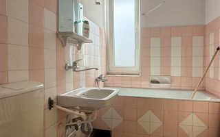 Apartament cu 2 camere decomandat in centrul orasului - Poză 9