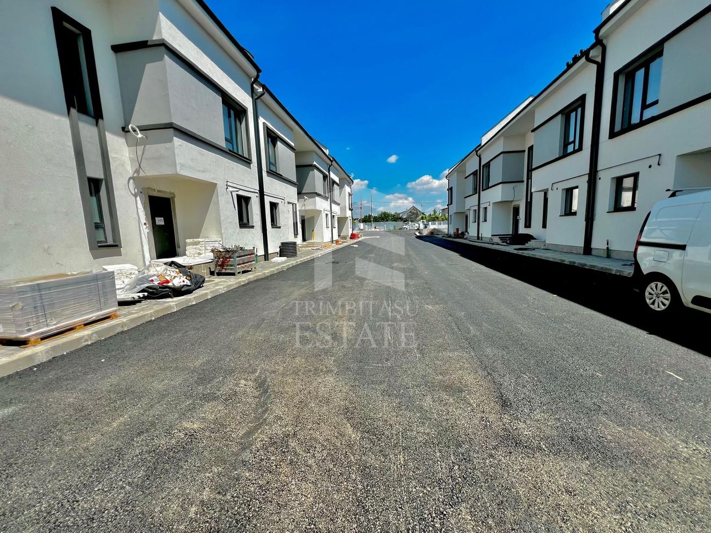 Case Finalizate P+1+M 140 mp  Curte+Parcare Sect 5  Dedeman Giurgiu - Poză 2