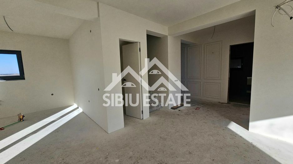 Casa 5 camere curte mare, casa noua - Poză 14