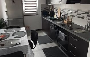 2 camere, bloc nou, parcare inclusă – vedere la munți