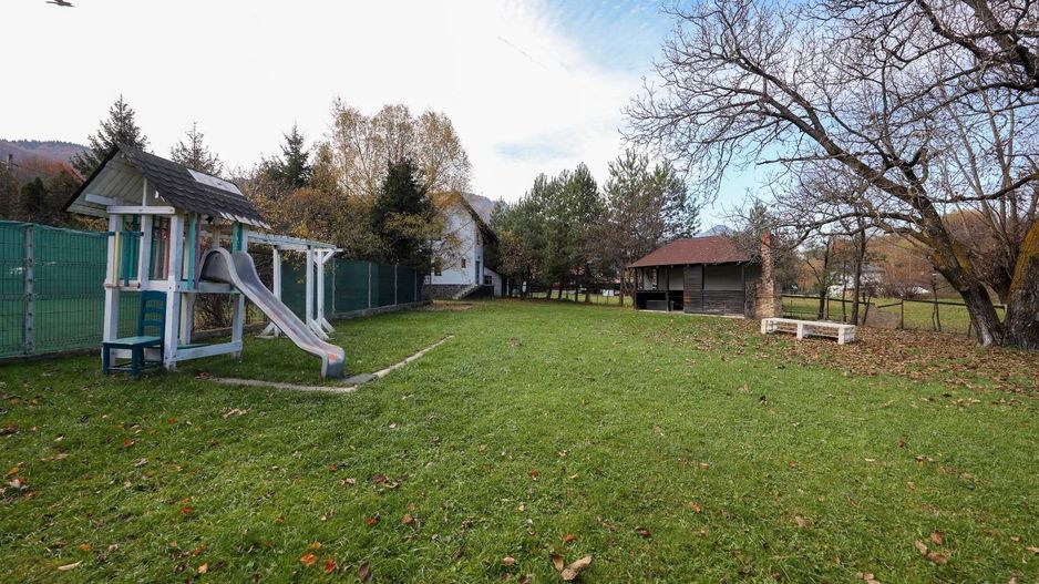 Vilă spațioasă de vânzare în Predeluț, Bran | 2000mp - Poză 43