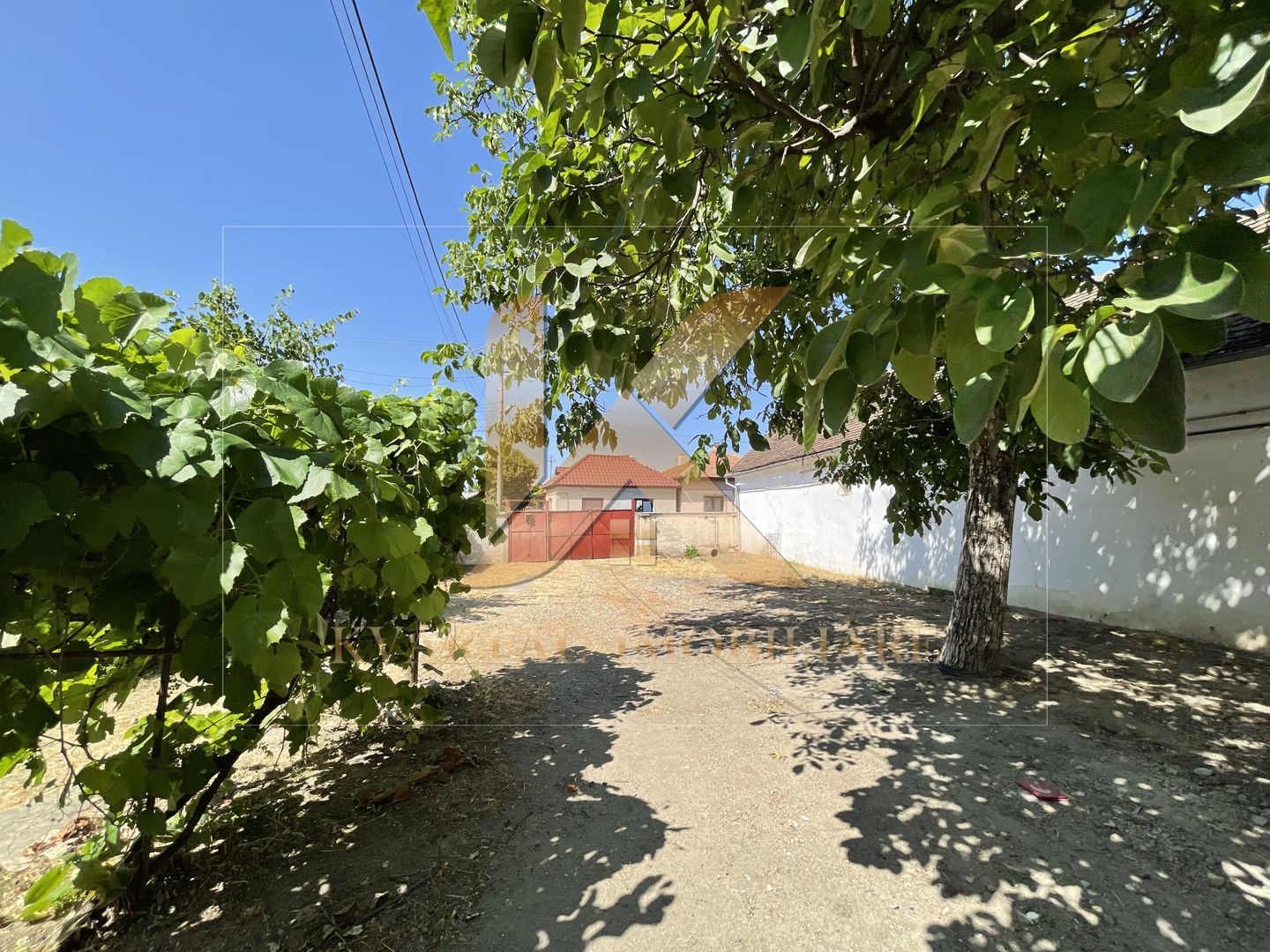 Casa individuală renovată 2 camere, 300mp teren. Zona Aradul Nou! - Poză 1