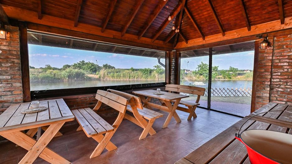 Sala de evenimente cu  piscina si foisor Biled COMISION 0 % CUMPARATOR - Poză 14