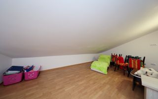 Proprietate mixtă cu spațiu comercial și locuință, Cristian - Poză 14