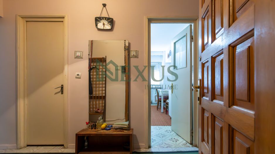 Apartament 3 camere de vânzare, Ultracentral, Bacău - Poză 2