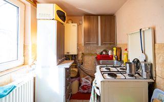 Casa de vanzare cu 2 camere si teren 1068 mp zona Renașterii - Poză 7