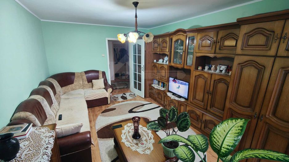 Persoana fizica vand apartament cu 3 camere - Poză 2