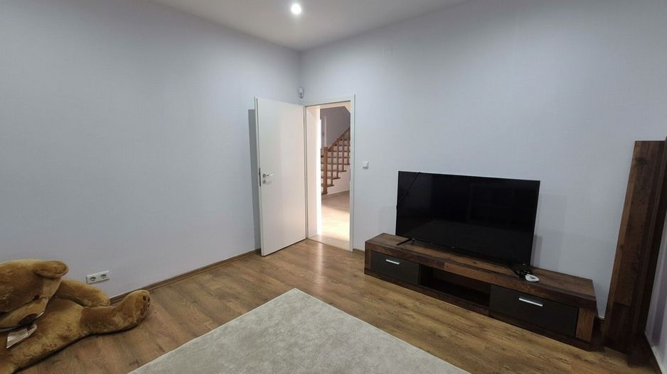 VILA SPATIOASA | 5 CAMERE | CURTE GENEROASA | OTOPENI - Poză 15