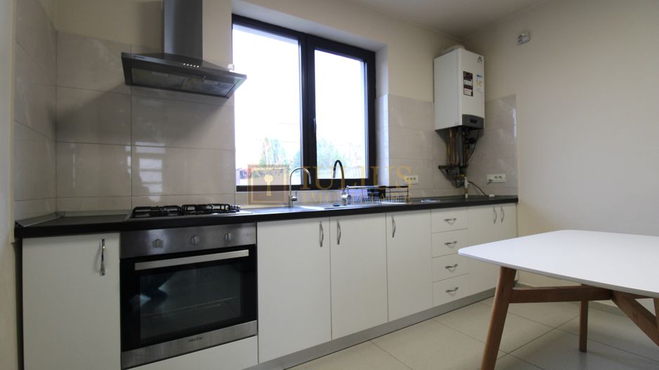 Casa Giroc, 4 camere, 2 bai, curte interioara. - Poză 4