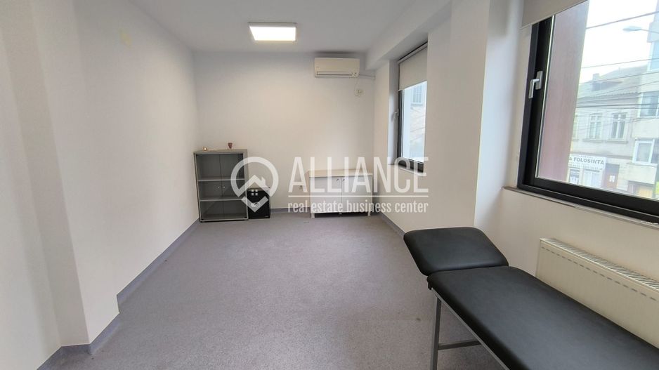 CENTRU ANAF (cod03)- Birou luminos si cochet ! - Poză 4